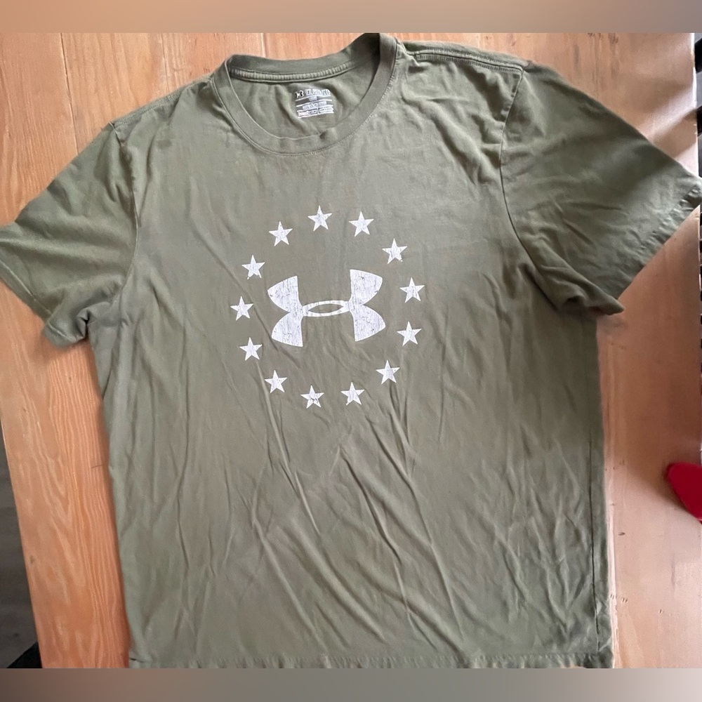 MENS UNDER ARMOUR T SHIRT SHORT SLEEVE USA STARS Army Green Loose Fit Heat Gear